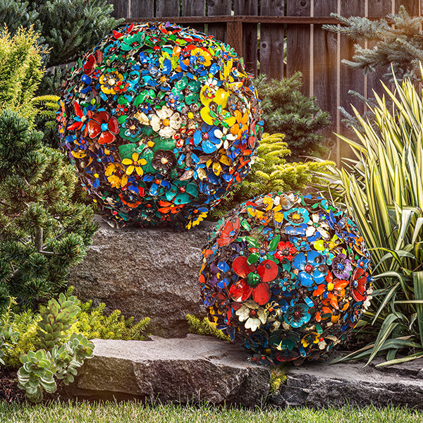 Full Bloom Garden Sphere Medium